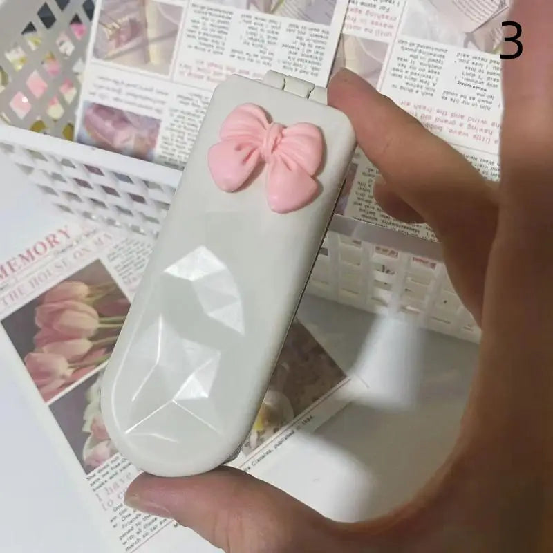 Mini Folding Hair Brush - מברשת שיער מתקפלת עם מראה
